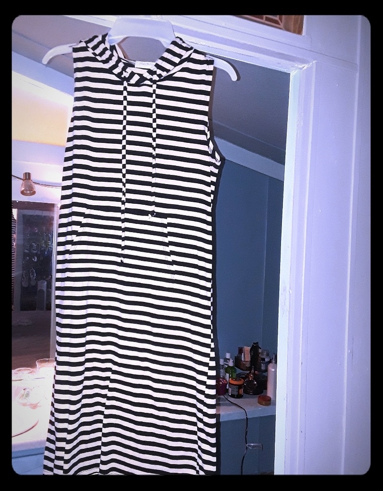 Hoodie Dress/w front pocket